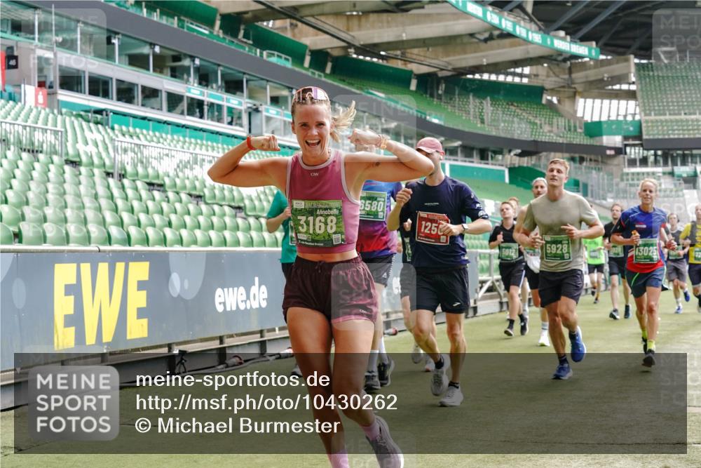 13.09.2026 - 21. swb-Marathon Bremen Michael Burmester http://msf.ph/oto/10430262 13.09.2026 13:03:46 Laufen im Stadion 209, 210, 488, 534, 565, 596, 725, 762, 881, 936, 940, 1014, 1343, 1373, 1458, 1460, 1479, 1611, 1649, 1653, 1771, 2223, 2276, 2364, 2369, 2421, 2434, 2513, 2625, 2668, 2779, 2851, 2872, 2891, 2900, 2934, 2977, 3028, 3114, 3135, 3217, 3258, 3360, 3402, 3419, 3425, 3454, 3460, 3496, 3510, 3521, 3576, 3579, 3585, 3597, 3603, 3618, 3721, 3796, 3846, 3852, 3859, 3893, 3909, 3938, 3970, 3983, 4077, 4133, 4506, 4558, 242 meine-sportfotos.de