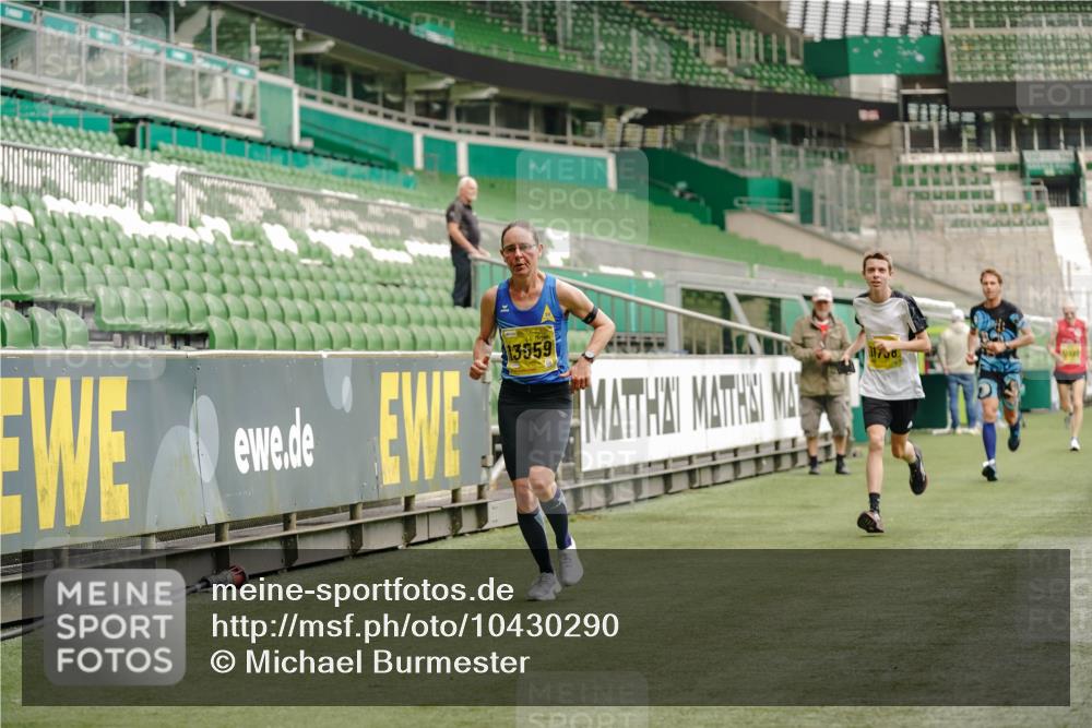 13.09.2026 - 21. swb-Marathon Bremen Michael Burmester http://msf.ph/oto/10430290 13.09.2026 10:21:32 Laufen im Stadion 10244, 10261, 10262, 10302, 10818, 10926, 10961, 10994, 11067, 11068, 11083, 11142, 11176, 11512, 11619, 11738, 11854, 11916, 11944, 11964, 12289, 12324, 12413, 12456, 12513, 12520, 12540, 13505, 13514, 13535, 13540, 13548, 13551, 13558, 13559, 13568, 13575, 13583, 13587, 13588, 13590, 13605, 13606, 13608, 13619, 13633, 13636, 13637, 12457, 12458, 13504, 13510, 13522, 13533, 13534, 13536, 13543, 13554, 13561, 13564, 13579 meine-sportfotos.de