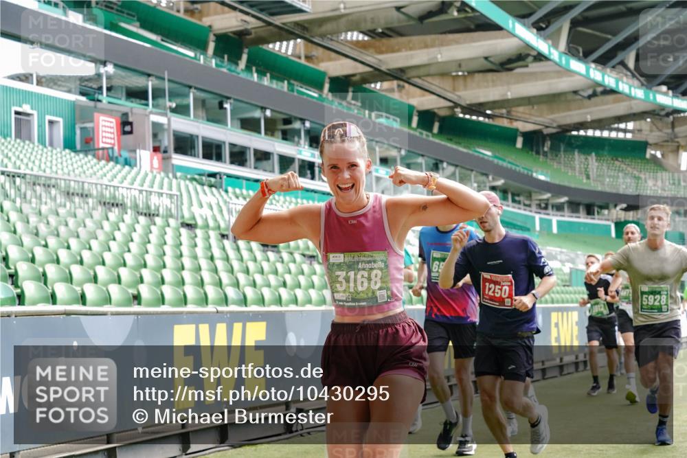 13.09.2026 - 21. swb-Marathon Bremen Michael Burmester http://msf.ph/oto/10430295 13.09.2026 13:03:46 Laufen im Stadion 209, 210, 488, 534, 565, 596, 725, 762, 881, 936, 940, 1014, 1343, 1373, 1458, 1460, 1479, 1611, 1649, 1653, 1771, 2223, 2276, 2364, 2369, 2421, 2434, 2513, 2625, 2668, 2779, 2851, 2872, 2891, 2900, 2934, 2977, 3028, 3114, 3135, 3217, 3258, 3360, 3402, 3419, 3425, 3454, 3460, 3496, 3510, 3521, 3576, 3579, 3585, 3597, 3603, 3618, 3721, 3796, 3846, 3852, 3859, 3893, 3909, 3938, 3970, 3983, 4077, 4133, 4506, 4558, 242 meine-sportfotos.de