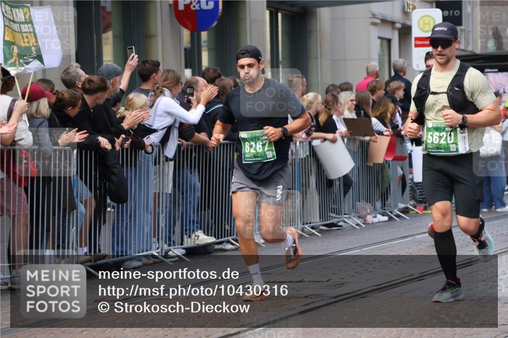 13.09.2026 - 21. swb-Marathon Bremen Strokosch-Dieckow http://msf.ph/oto/10430316 13.09.2026 13:10:17 Ziel 604, 640, 1181, 1277, 1498, 1554, 2347, 2605, 4727, 5066, 5152, 5532, 5620, 5648, 6267, 7881, 8033, 13248, 538, 623, 957, 2020, 3959, 4781, 5532, 5627, 8064, 8709, 9817 meine-sportfotos.de