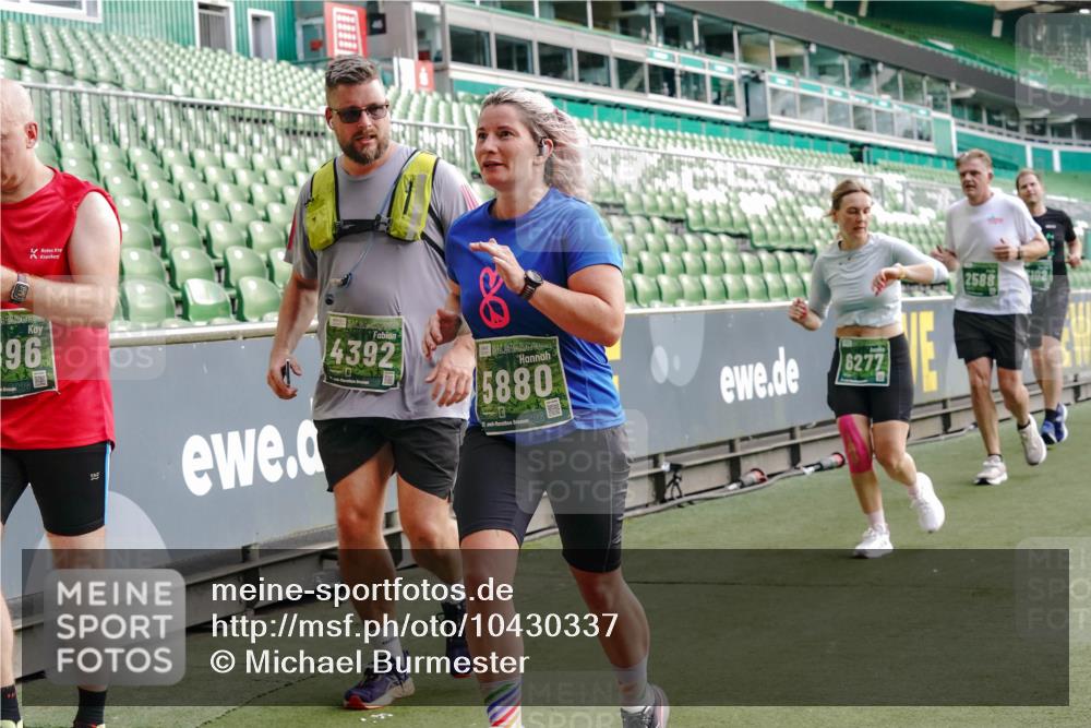 13.09.2026 - 21. swb-Marathon Bremen Michael Burmester http://msf.ph/oto/10430337 13.09.2026 13:27:47 Laufen im Stadion 111, 186, 357, 364, 390, 478, 597, 726, 829, 833, 888, 925, 1077, 1220, 1298, 1325, 1412, 1496, 1608, 1700, 1741, 1769, 1958, 1961, 1984, 2236, 2273, 2309, 2388, 2404, 2428, 2472, 2502, 2507, 2542, 2574, 2576, 2582, 2725, 2743, 2748, 2817, 2875, 2876, 2923, 2965, 3045, 3050, 3061, 3073, 3084, 3154, 3184, 3219, 3540, 3589, 3592, 3629, 3694, 3756, 3826, 3853, 3885, 3907, 3978, 4108, 4238, 4457, 4660 meine-sportfotos.de