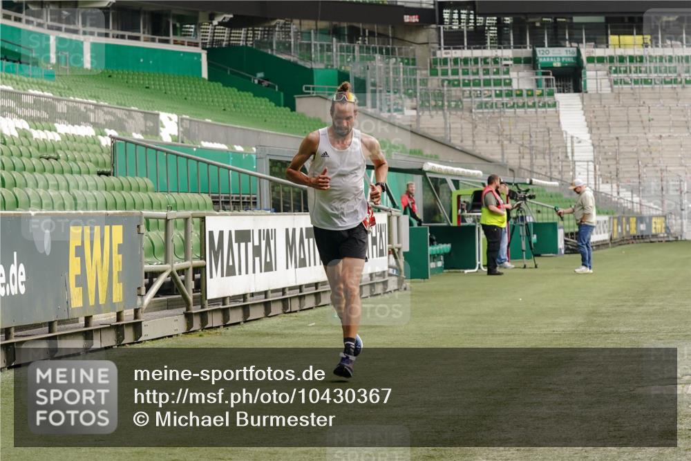 13.09.2026 - 21. swb-Marathon Bremen Michael Burmester http://msf.ph/oto/10430367 13.09.2026 12:21:22 Laufen im Stadion 634, 642, 1957, 513, 917, 1154, 1190, 1238 meine-sportfotos.de