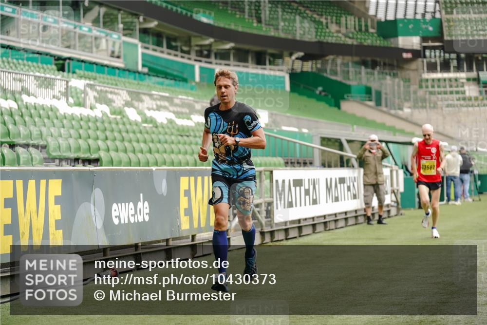13.09.2026 - 21. swb-Marathon Bremen Michael Burmester http://msf.ph/oto/10430373 13.09.2026 10:21:36 Laufen im Stadion 10244, 10261, 10262, 10302, 10818, 10926, 10961, 10994, 11067, 11068, 11083, 11142, 11176, 11338, 11454, 11512, 11619, 11738, 11854, 11916, 11944, 11964, 12289, 12324, 12413, 12456, 12513, 12520, 12538, 12540, 13505, 13514, 13535, 13539, 13540, 13548, 13551, 13558, 13559, 13568, 13575, 13583, 13587, 13588, 13590, 13605, 13606, 13608, 13619, 13633, 13636, 13637, 12457, 12458, 13504, 13510, 13522, 13533, 13534, 13536, 13543, 13554, 13561, 13564, 13579 meine-sportfotos.de
