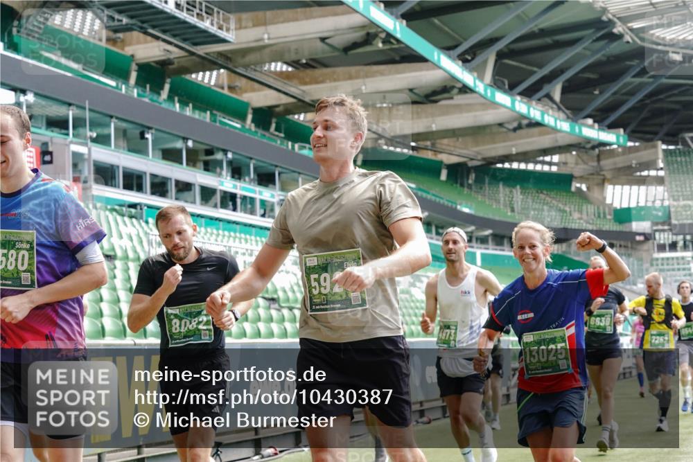13.09.2026 - 21. swb-Marathon Bremen Michael Burmester http://msf.ph/oto/10430387 13.09.2026 13:03:48 Laufen im Stadion 209, 210, 488, 534, 565, 596, 725, 762, 881, 936, 940, 1014, 1343, 1373, 1458, 1460, 1479, 1611, 1649, 1653, 1771, 2223, 2276, 2364, 2369, 2421, 2434, 2513, 2625, 2668, 2779, 2851, 2872, 2891, 2900, 2934, 2957, 2977, 3028, 3114, 3135, 3217, 3258, 3360, 3402, 3419, 3425, 3454, 3460, 3496, 3510, 3521, 3576, 3579, 3585, 3597, 3603, 3618, 3721, 3796, 3846, 3852, 3859, 3893, 3909, 3938, 3970, 3983, 4077, 4133, 4506, 4558, 242 meine-sportfotos.de