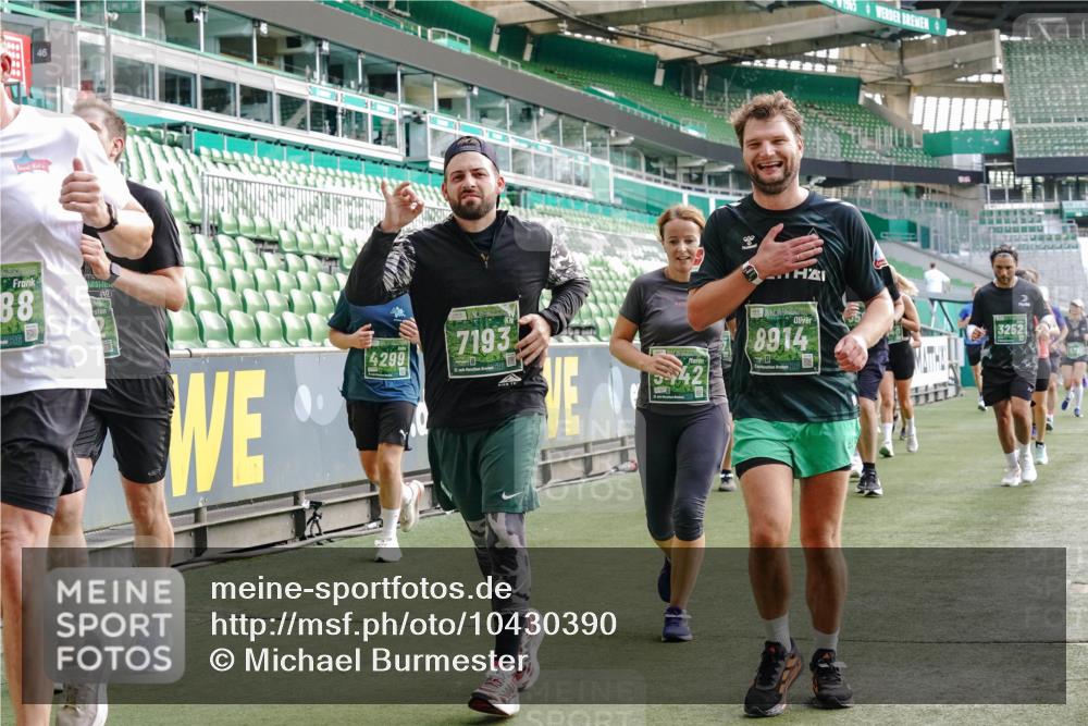13.09.2026 - 21. swb-Marathon Bremen Michael Burmester http://msf.ph/oto/10430390 13.09.2026 13:27:51 Laufen im Stadion 111, 186, 220, 357, 364, 390, 478, 597, 726, 829, 833, 888, 925, 1077, 1079, 1220, 1298, 1325, 1412, 1496, 1608, 1700, 1741, 1769, 1958, 1961, 1984, 2236, 2273, 2309, 2365, 2388, 2404, 2428, 2472, 2502, 2507, 2542, 2574, 2576, 2582, 2725, 2743, 2748, 2817, 2875, 2876, 2923, 2965, 3045, 3050, 3061, 3073, 3084, 3154, 3184, 3219, 3540, 3589, 3592, 3629, 3694, 3756, 3826, 3853, 3885, 3907, 3978, 4108, 4238, 4457, 4660 meine-sportfotos.de