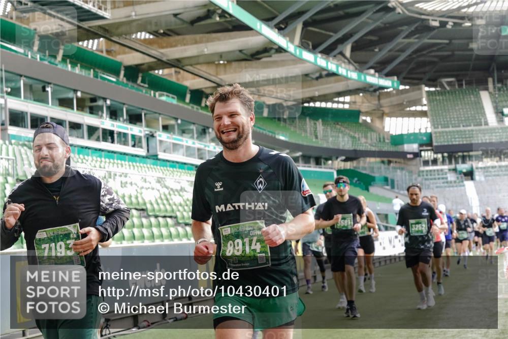 13.09.2026 - 21. swb-Marathon Bremen Michael Burmester http://msf.ph/oto/10430401 13.09.2026 13:27:52 Laufen im Stadion 111, 186, 220, 357, 364, 390, 478, 597, 726, 829, 833, 888, 925, 1077, 1079, 1220, 1298, 1325, 1412, 1496, 1608, 1700, 1741, 1769, 1958, 1961, 1984, 2236, 2273, 2309, 2365, 2388, 2404, 2428, 2472, 2502, 2507, 2542, 2574, 2576, 2582, 2593, 2725, 2743, 2748, 2875, 2876, 2923, 2965, 3045, 3050, 3061, 3073, 3084, 3154, 3184, 3219, 3540, 3589, 3592, 3629, 3694, 3756, 3826, 3853, 3885, 3907, 3978, 4108, 4238, 4457, 4660 meine-sportfotos.de