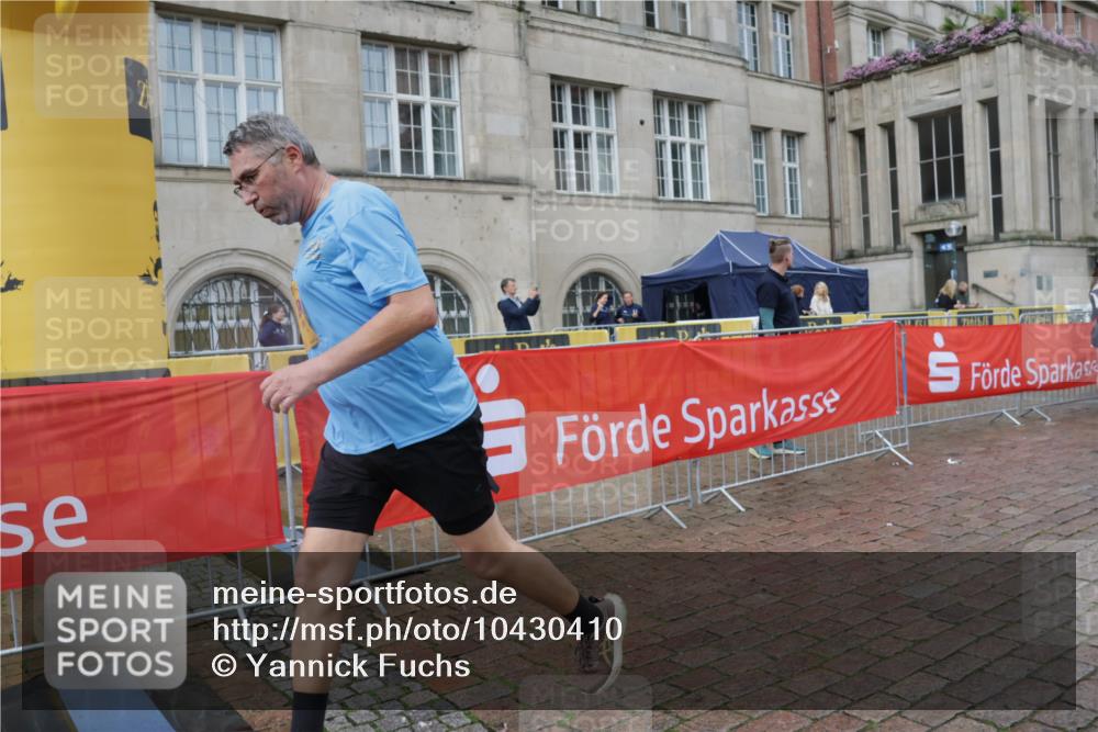 13.09.2026 - Kiel Lauf Yannick Fuchs http://msf.ph/oto/10430410 13.09.2026 11:13:02 Ziel 3882, 5061, 7065, 11369, 1168, 1602, 2827, 2968, 3598, 3622, 4461, 4899, 5027, 9300, 9571, 9799, 11599, 12193, 12396, 2696, 5472, 6237, 10432, 11666, 625, 2968 meine-sportfotos.de