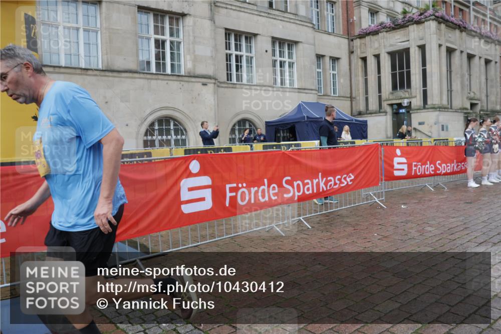 13.09.2026 - Kiel Lauf Yannick Fuchs http://msf.ph/oto/10430412 13.09.2026 11:13:02 Ziel 3882, 5061, 7065, 11369, 1168, 1602, 2827, 2968, 3598, 3622, 4461, 4899, 5027, 9300, 9571, 9799, 11599, 12193, 12396, 2696, 5472, 6237, 10432, 11666, 625, 2968 meine-sportfotos.de