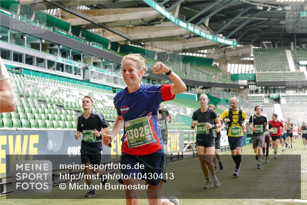 13.09.2026 - 21. swb-Marathon Bremen Michael Burmester http://msf.ph/oto/10430413 13.09.2026 13:03:48 Laufen im Stadion 209, 210, 488, 534, 565, 596, 725, 762, 881, 936, 940, 1014, 1343, 1373, 1458, 1460, 1479, 1611, 1649, 1653, 1771, 2223, 2276, 2364, 2369, 2421, 2434, 2513, 2625, 2668, 2779, 2851, 2872, 2891, 2900, 2934, 2957, 2977, 3028, 3114, 3135, 3217, 3258, 3360, 3402, 3419, 3425, 3454, 3460, 3496, 3510, 3521, 3576, 3579, 3585, 3597, 3603, 3618, 3721, 3796, 3846, 3852, 3859, 3893, 3909, 3938, 3970, 3983, 4077, 4133, 4506, 4558, 242 meine-sportfotos.de