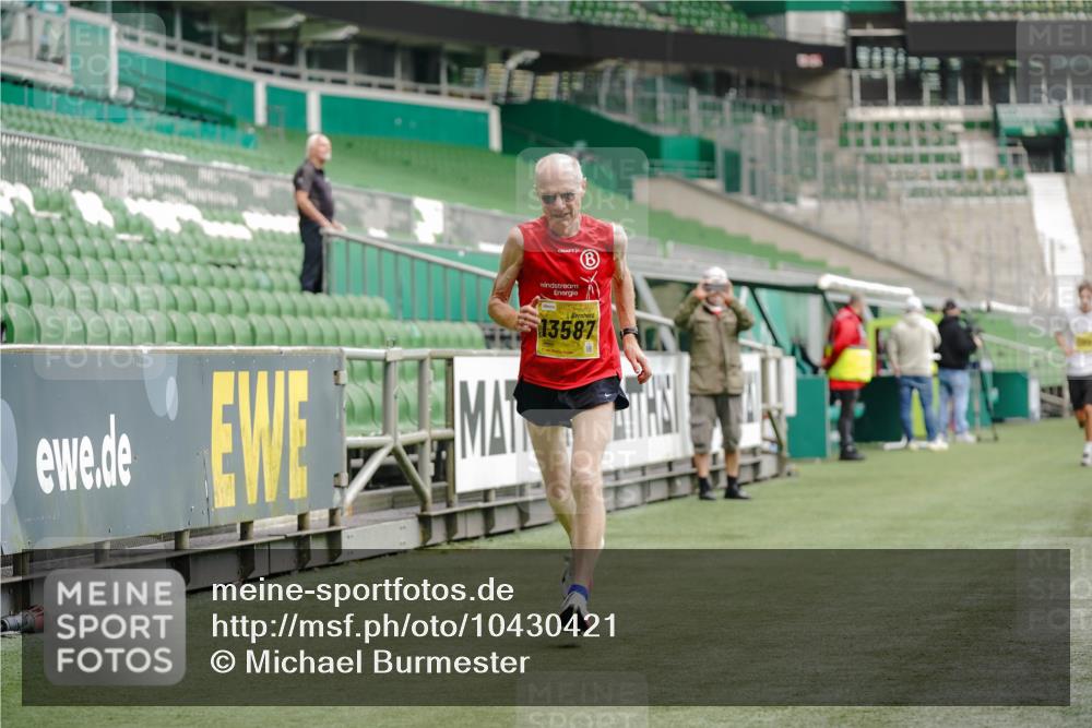 13.09.2026 - 21. swb-Marathon Bremen Michael Burmester http://msf.ph/oto/10430421 13.09.2026 10:21:39 Laufen im Stadion 10244, 10261, 10262, 10302, 10818, 10926, 10961, 10994, 11067, 11068, 11083, 11142, 11176, 11338, 11454, 11512, 11619, 11738, 11854, 11916, 11944, 11964, 12289, 12324, 12456, 12513, 12520, 12538, 12540, 13505, 13507, 13514, 13535, 13539, 13540, 13548, 13551, 13553, 13558, 13559, 13568, 13575, 13583, 13587, 13588, 13590, 13605, 13606, 13608, 13619, 13633, 13636, 13637, 11652, 12457, 12458, 13504, 13510, 13522, 13533, 13534, 13536, 13543, 13554, 13561, 13564 meine-sportfotos.de