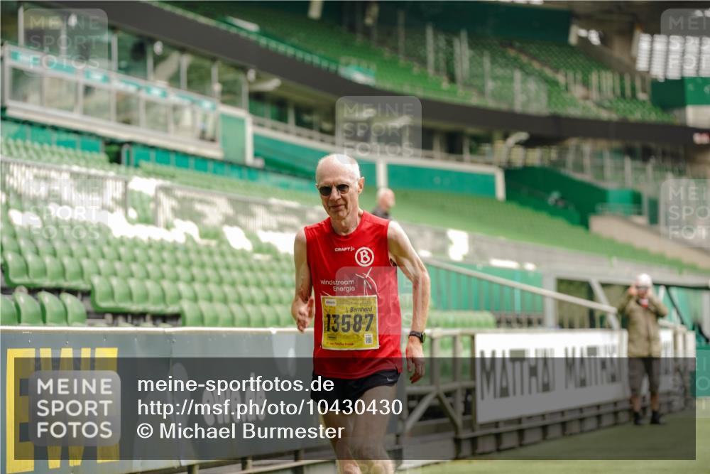 13.09.2026 - 21. swb-Marathon Bremen Michael Burmester http://msf.ph/oto/10430430 13.09.2026 10:21:40 Laufen im Stadion 10244, 10261, 10262, 10302, 10818, 10926, 10961, 10994, 11067, 11068, 11083, 11142, 11176, 11338, 11454, 11512, 11619, 11738, 11854, 11916, 11944, 11964, 12003, 12289, 12324, 12456, 12513, 12520, 12538, 12540, 13505, 13507, 13514, 13535, 13539, 13540, 13548, 13551, 13553, 13558, 13559, 13568, 13575, 13583, 13587, 13588, 13590, 13606, 13608, 13619, 13633, 13636, 13637, 11652, 12457, 12458, 13504, 13522, 13533, 13534, 13536, 13543, 13554, 13561, 13564 meine-sportfotos.de