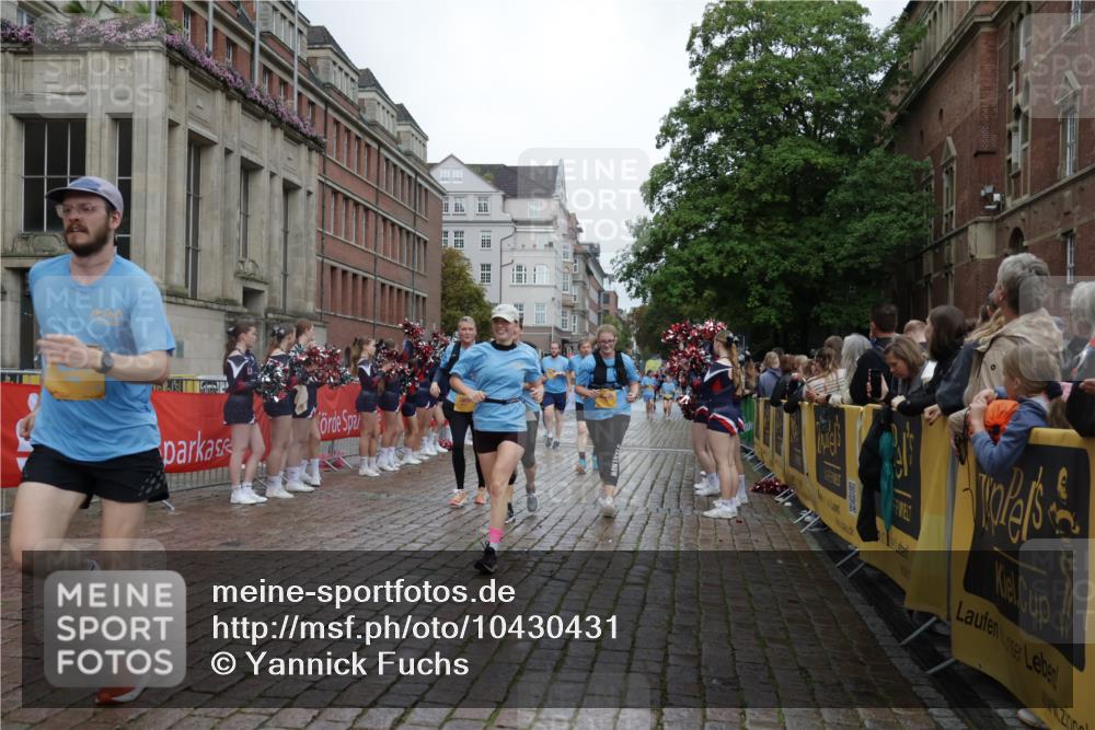 13.09.2026 - Kiel Lauf Yannick Fuchs http://msf.ph/oto/10430431 13.09.2026 11:13:08 Ziel 2696, 3882, 5061, 5472, 11369, 1168, 1602, 2827, 3598, 3622, 4461, 4899, 5027, 7065, 9300, 9571, 9799, 11599, 12193, 12396, 2290, 4299, 6237, 10432, 11666, 12234, 625, 2968, 9571, 11599 meine-sportfotos.de