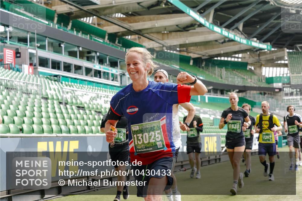 13.09.2026 - 21. swb-Marathon Bremen Michael Burmester http://msf.ph/oto/10430433 13.09.2026 13:03:48 Laufen im Stadion 209, 210, 488, 534, 565, 596, 725, 762, 881, 936, 940, 1014, 1343, 1373, 1458, 1460, 1479, 1611, 1649, 1653, 1771, 2223, 2276, 2364, 2369, 2421, 2434, 2513, 2625, 2668, 2779, 2851, 2872, 2891, 2900, 2934, 2957, 2977, 3028, 3114, 3135, 3217, 3258, 3360, 3402, 3419, 3425, 3454, 3460, 3496, 3510, 3521, 3576, 3579, 3585, 3597, 3603, 3618, 3721, 3796, 3846, 3852, 3859, 3893, 3909, 3938, 3970, 3983, 4077, 4133, 4506, 4558, 242 meine-sportfotos.de