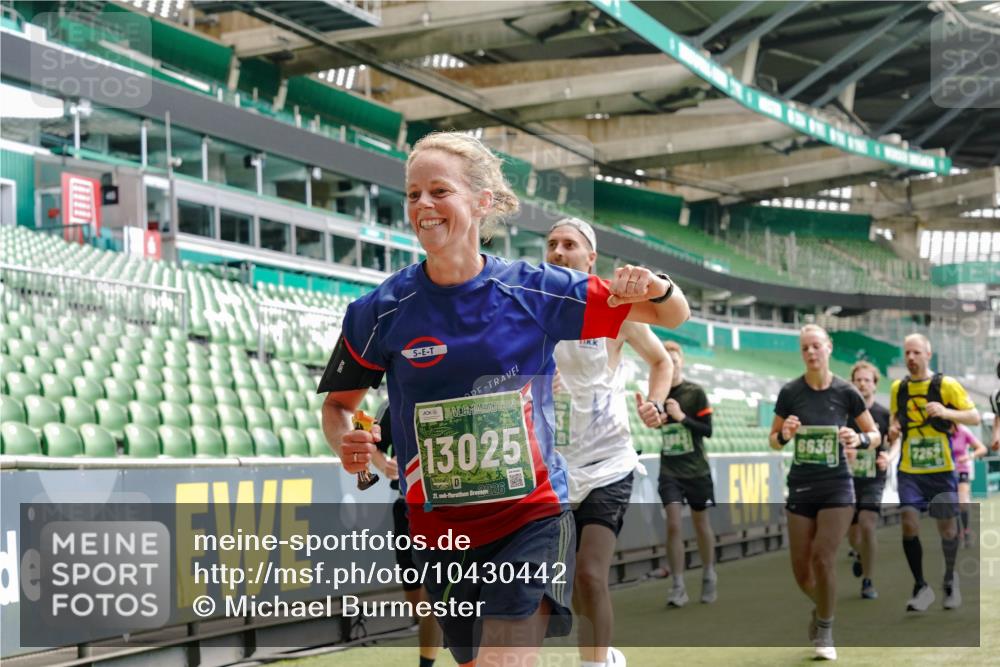 13.09.2026 - 21. swb-Marathon Bremen Michael Burmester http://msf.ph/oto/10430442 13.09.2026 13:03:48 Laufen im Stadion 209, 210, 488, 534, 565, 596, 725, 762, 881, 936, 940, 1014, 1343, 1373, 1458, 1460, 1479, 1611, 1649, 1653, 1771, 2223, 2276, 2364, 2369, 2421, 2434, 2513, 2625, 2668, 2779, 2851, 2872, 2891, 2900, 2934, 2957, 2977, 3028, 3114, 3135, 3217, 3258, 3360, 3402, 3419, 3425, 3454, 3460, 3496, 3510, 3521, 3576, 3579, 3585, 3597, 3603, 3618, 3721, 3796, 3846, 3852, 3859, 3893, 3909, 3938, 3970, 3983, 4077, 4133, 4506, 4558, 242 meine-sportfotos.de