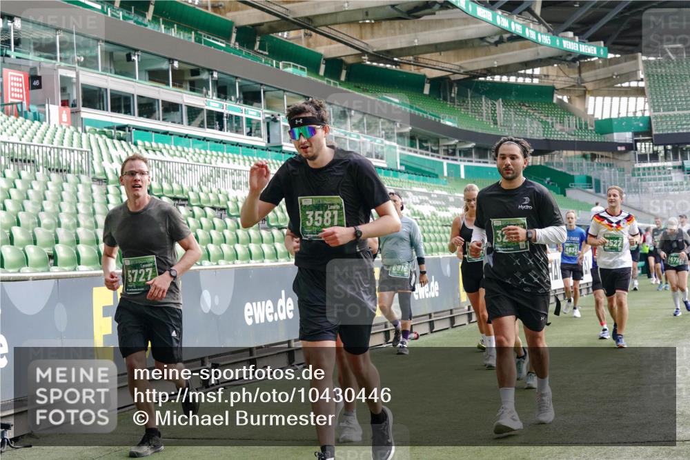 13.09.2026 - 21. swb-Marathon Bremen Michael Burmester http://msf.ph/oto/10430446 13.09.2026 13:27:54 Laufen im Stadion 111, 186, 220, 357, 364, 390, 478, 597, 726, 829, 833, 888, 925, 1077, 1079, 1220, 1298, 1325, 1412, 1496, 1608, 1700, 1741, 1769, 1958, 1961, 1984, 2236, 2273, 2309, 2365, 2388, 2404, 2428, 2472, 2502, 2507, 2542, 2574, 2582, 2593, 2725, 2743, 2748, 2875, 2876, 2923, 2965, 3045, 3050, 3061, 3073, 3084, 3154, 3184, 3219, 3540, 3589, 3592, 3694, 3756, 3826, 3853, 3885, 3907, 3978, 4108, 4238, 4457, 4660 meine-sportfotos.de