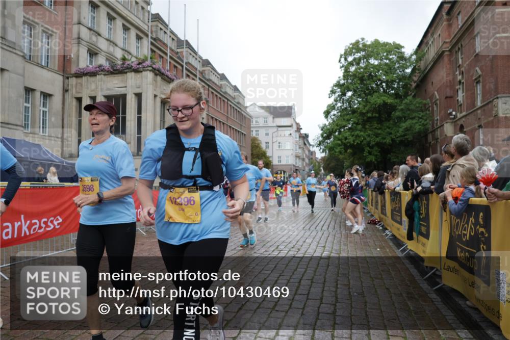 13.09.2026 - Kiel Lauf Yannick Fuchs http://msf.ph/oto/10430469 13.09.2026 11:13:11 Ziel 2696, 3882, 5472, 11369, 1168, 1602, 2827, 3598, 3622, 4461, 4899, 5027, 5061, 7065, 9300, 9799, 12193, 12396, 2290, 2607, 4299, 6237, 9860, 10432, 11210, 11666, 12234, 1602, 3598, 9300, 9571, 11599, 12396 meine-sportfotos.de