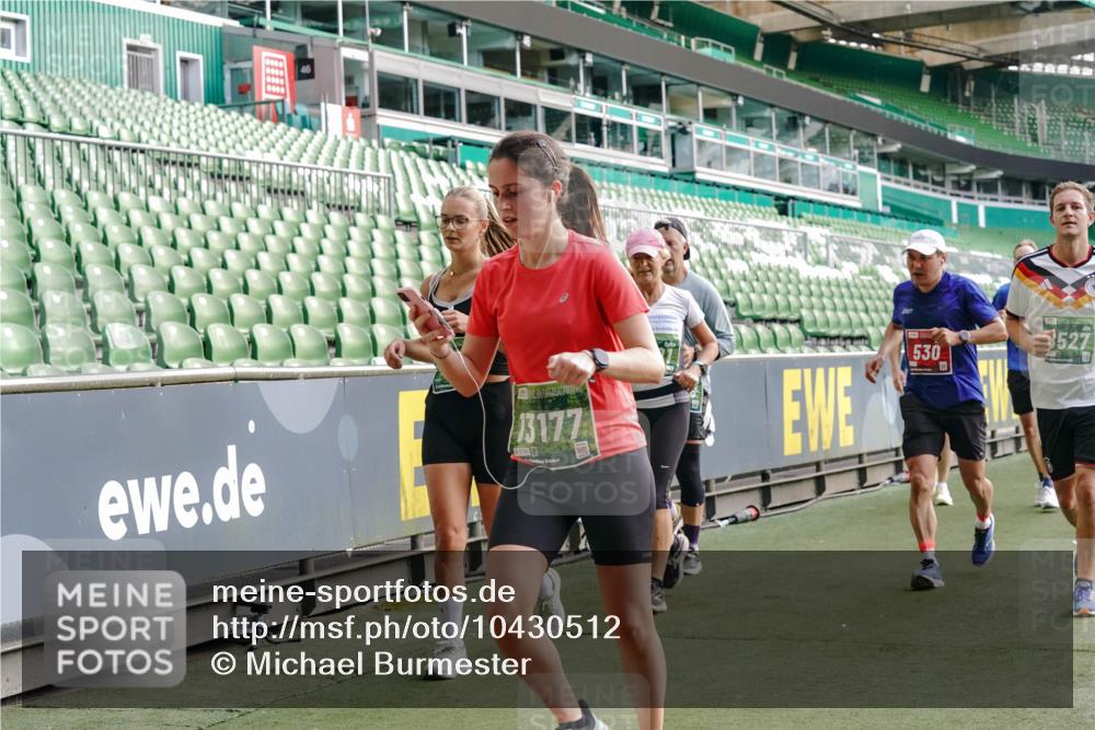 13.09.2026 - 21. swb-Marathon Bremen Michael Burmester http://msf.ph/oto/10430512 13.09.2026 13:27:57 Laufen im Stadion 111, 186, 220, 357, 364, 390, 478, 597, 726, 829, 833, 888, 925, 1079, 1220, 1298, 1325, 1412, 1496, 1608, 1700, 1741, 1769, 1958, 1961, 1984, 2236, 2273, 2309, 2365, 2388, 2404, 2428, 2472, 2502, 2507, 2542, 2574, 2582, 2593, 2725, 2743, 2748, 2875, 2876, 2923, 2965, 3045, 3050, 3061, 3073, 3084, 3154, 3184, 3219, 3540, 3589, 3592, 3694, 3756, 3826, 3853, 3885, 3907, 3978, 4108, 4238, 4457, 4660 meine-sportfotos.de