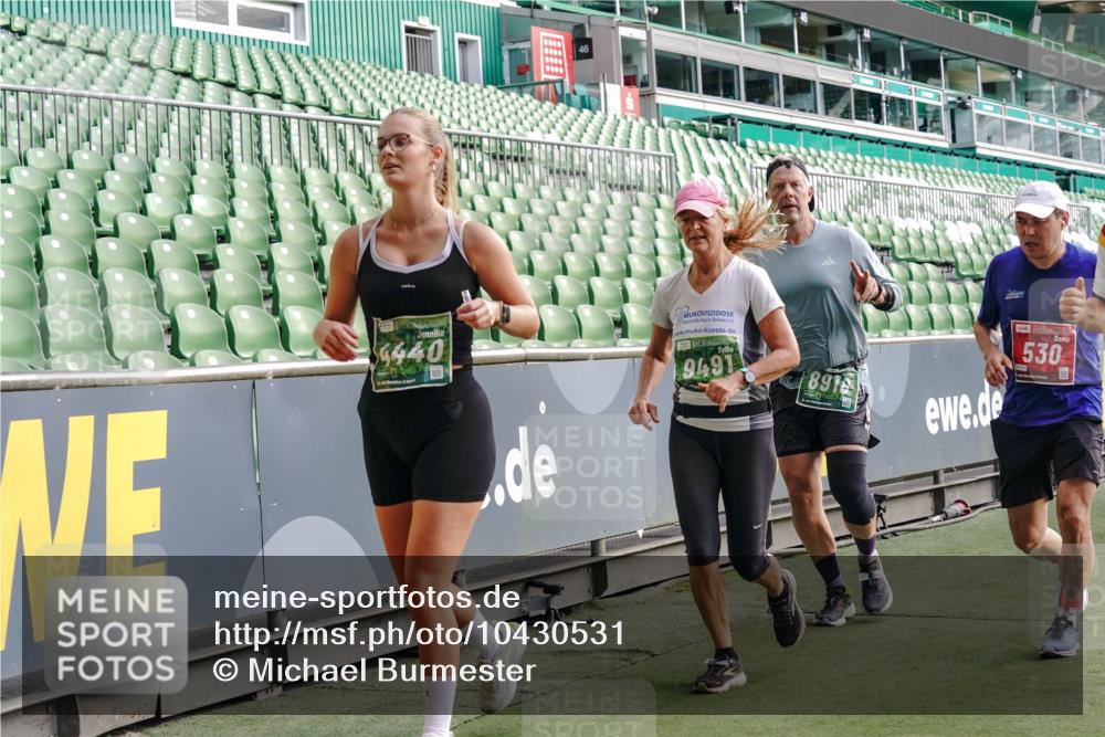 13.09.2026 - 21. swb-Marathon Bremen Michael Burmester http://msf.ph/oto/10430531 13.09.2026 13:27:58 Laufen im Stadion 111, 186, 220, 357, 364, 390, 478, 597, 726, 829, 833, 888, 925, 1079, 1220, 1298, 1325, 1412, 1496, 1608, 1700, 1741, 1769, 1958, 1961, 1984, 2236, 2273, 2309, 2365, 2388, 2404, 2428, 2472, 2502, 2507, 2542, 2574, 2582, 2593, 2725, 2743, 2748, 2875, 2876, 2923, 2965, 3045, 3050, 3061, 3073, 3084, 3154, 3184, 3219, 3540, 3589, 3592, 3694, 3756, 3826, 3853, 3885, 3907, 3978, 4108, 4238, 4457, 4660 meine-sportfotos.de