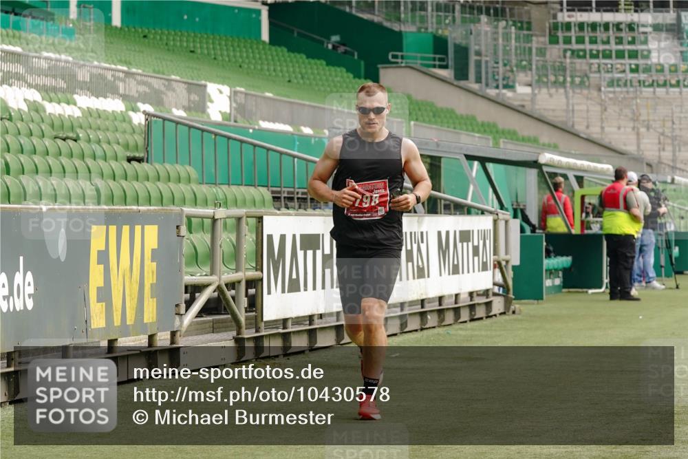 13.09.2026 - 21. swb-Marathon Bremen Michael Burmester http://msf.ph/oto/10430578 13.09.2026 12:23:23 Laufen im Stadion 129, 236, 289, 798, 1483, 1490, 1567, 634 meine-sportfotos.de