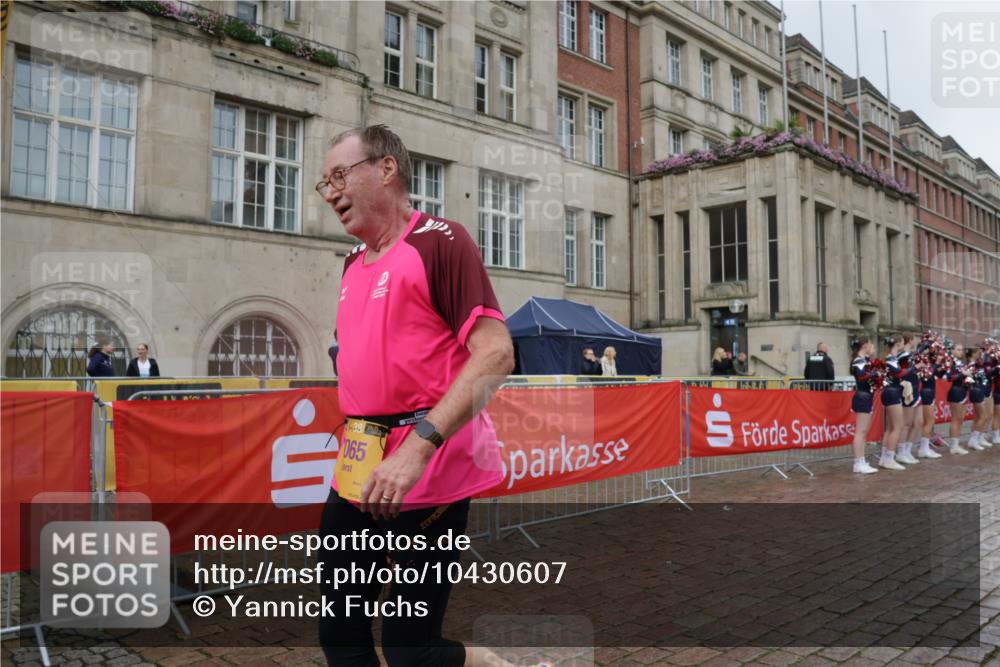 13.09.2026 - Kiel Lauf Yannick Fuchs http://msf.ph/oto/10430607 13.09.2026 11:13:29 Ziel 328, 2290, 2607, 4299, 6237, 8492, 9860, 10432, 11210, 11666, 12234, 2696, 3882, 5061, 5472, 7065, 11369, 4575, 8831, 9552, 9553, 9787, 10660, 1168, 3622, 7065, 9799 meine-sportfotos.de