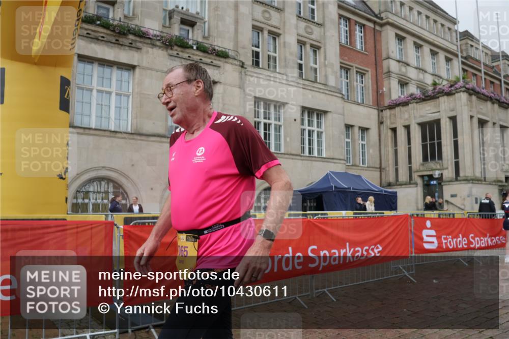 13.09.2026 - Kiel Lauf Yannick Fuchs http://msf.ph/oto/10430611 13.09.2026 11:13:29 Ziel 328, 2290, 2607, 4299, 6237, 8492, 9860, 10432, 11210, 11666, 12234, 2696, 3882, 5061, 5472, 7065, 11369, 4575, 8831, 9552, 9553, 9787, 10660, 1168, 3622, 7065, 9799 meine-sportfotos.de