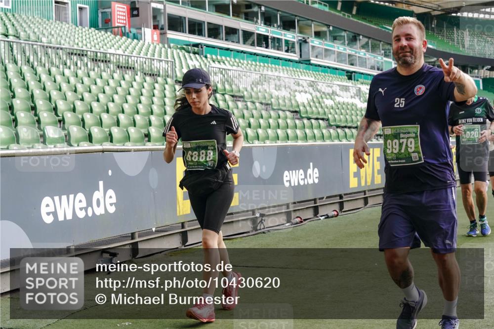 13.09.2026 - 21. swb-Marathon Bremen Michael Burmester http://msf.ph/oto/10430620 13.09.2026 13:28:05 Laufen im Stadion 111, 186, 220, 357, 364, 390, 478, 597, 726, 829, 888, 925, 1079, 1220, 1298, 1325, 1412, 1496, 1608, 1700, 1741, 1769, 1777, 1958, 1961, 1984, 2236, 2309, 2365, 2388, 2404, 2472, 2502, 2507, 2542, 2574, 2582, 2593, 2725, 2743, 2748, 2868, 2875, 2876, 2923, 3045, 3050, 3061, 3073, 3084, 3154, 3184, 3219, 3540, 3589, 3592, 3595, 3694, 3756, 3798, 3826, 3853, 3885, 3907, 3978, 3987, 4108, 4238, 4457, 4660 meine-sportfotos.de