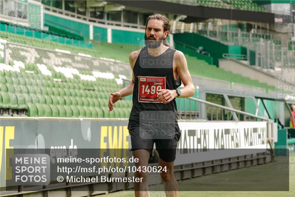 13.09.2026 - 21. swb-Marathon Bremen Michael Burmester http://msf.ph/oto/10430624 13.09.2026 12:23:34 Laufen im Stadion 129, 149, 236, 289, 798, 1483, 1490, 1567, 634, 1957 meine-sportfotos.de