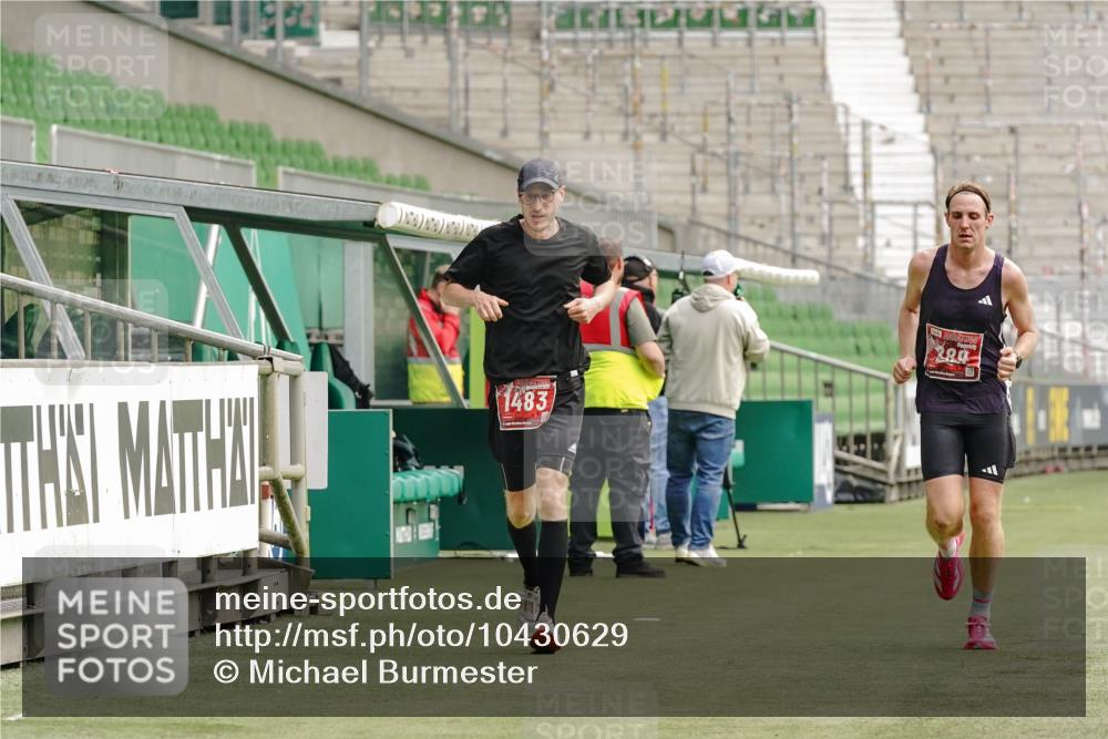 13.09.2026 - 21. swb-Marathon Bremen Michael Burmester http://msf.ph/oto/10430629 13.09.2026 12:23:40 Laufen im Stadion 129, 149, 236, 289, 798, 1483, 1490, 1567, 634, 1957 meine-sportfotos.de