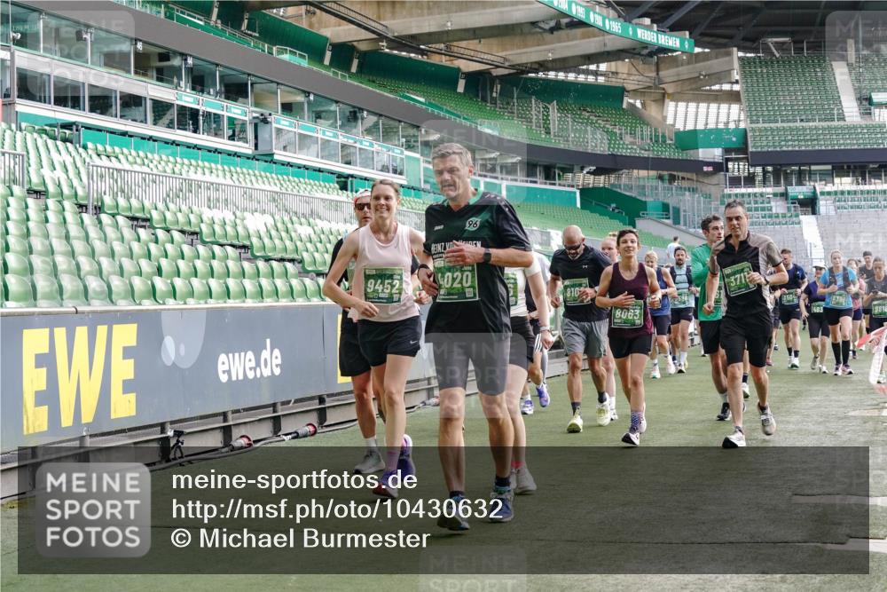 13.09.2026 - 21. swb-Marathon Bremen Michael Burmester http://msf.ph/oto/10430632 13.09.2026 13:28:06 Laufen im Stadion 111, 186, 220, 357, 364, 390, 478, 597, 726, 829, 888, 925, 1079, 1220, 1298, 1325, 1412, 1496, 1608, 1700, 1741, 1769, 1777, 1958, 1961, 1984, 2236, 2309, 2365, 2388, 2404, 2472, 2502, 2507, 2542, 2574, 2582, 2593, 2725, 2743, 2748, 2868, 2875, 2876, 2923, 2991, 3045, 3050, 3061, 3073, 3084, 3154, 3184, 3219, 3540, 3589, 3592, 3595, 3694, 3756, 3798, 3826, 3853, 3885, 3907, 3978, 3987, 4108, 4238, 4457, 4660 meine-sportfotos.de