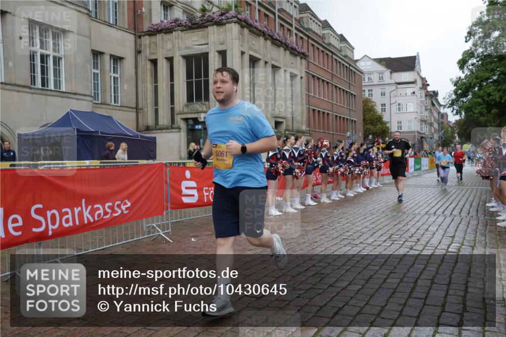 13.09.2026 - Kiel Lauf Yannick Fuchs http://msf.ph/oto/10430645 13.09.2026 11:13:33 Ziel 328, 2290, 2607, 4299, 8492, 9787, 9860, 11210, 12234, 2696, 3882, 5061, 5472, 6237, 10432, 11369, 11666, 4575, 8831, 9552, 9553, 10660, 1168, 3622, 5061, 7065 meine-sportfotos.de