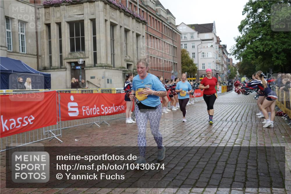 13.09.2026 - Kiel Lauf Yannick Fuchs http://msf.ph/oto/10430674 13.09.2026 11:13:40 Ziel 328, 8492, 9552, 9553, 9787, 10660, 11210, 2290, 2607, 2696, 3882, 4299, 5472, 6237, 9860, 10432, 11210, 11666, 12234, 4575, 8831, 3882, 5061, 11369 meine-sportfotos.de