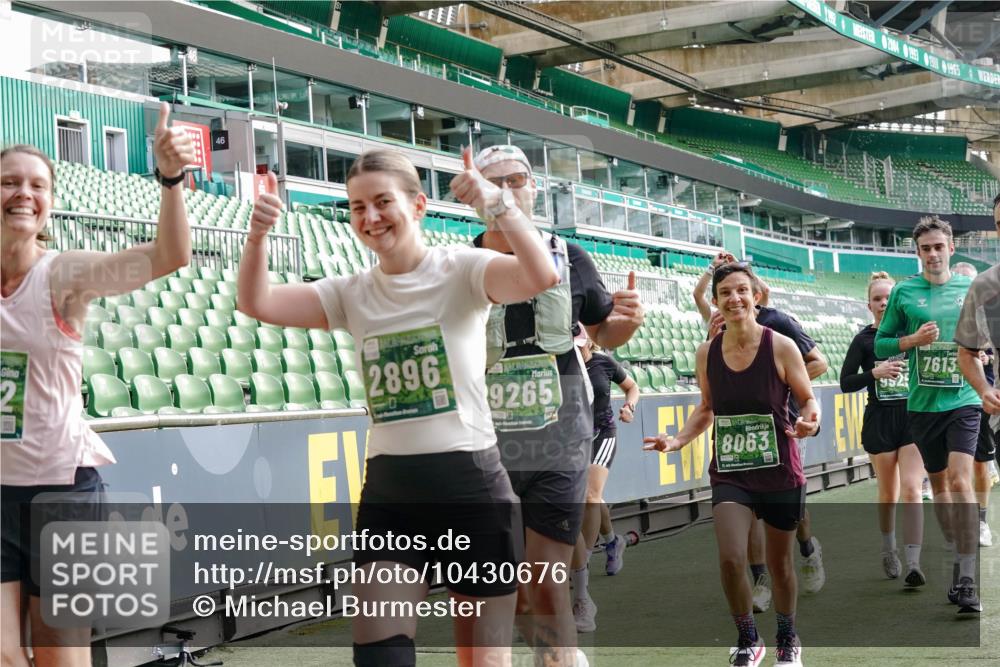 13.09.2026 - 21. swb-Marathon Bremen Michael Burmester http://msf.ph/oto/10430676 13.09.2026 13:28:08 Laufen im Stadion 111, 186, 220, 357, 364, 478, 597, 726, 829, 888, 925, 1079, 1220, 1298, 1325, 1412, 1496, 1608, 1700, 1741, 1769, 1777, 1958, 1961, 1984, 2236, 2309, 2365, 2388, 2404, 2472, 2502, 2507, 2542, 2574, 2582, 2593, 2725, 2743, 2748, 2868, 2875, 2876, 2923, 2991, 3045, 3050, 3061, 3073, 3154, 3184, 3219, 3540, 3589, 3592, 3595, 3678, 3694, 3756, 3798, 3826, 3853, 3885, 3907, 3978, 3987, 4108, 4238, 4457, 4660 meine-sportfotos.de