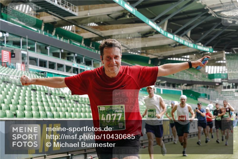 13.09.2026 - 21. swb-Marathon Bremen Michael Burmester http://msf.ph/oto/10430685 13.09.2026 13:03:55 Laufen im Stadion 209, 210, 488, 534, 565, 596, 725, 762, 881, 940, 1014, 1343, 1373, 1456, 1458, 1460, 1479, 1611, 1649, 1653, 1771, 2223, 2276, 2364, 2369, 2421, 2430, 2434, 2452, 2513, 2625, 2779, 2851, 2872, 2891, 2900, 2910, 2934, 2957, 2977, 3028, 3114, 3135, 3217, 3258, 3360, 3402, 3419, 3425, 3454, 3460, 3496, 3510, 3521, 3576, 3579, 3585, 3597, 3618, 3796, 3846, 3859, 3893, 3909, 3938, 3970, 3983, 4077, 4133, 4558, 242 meine-sportfotos.de