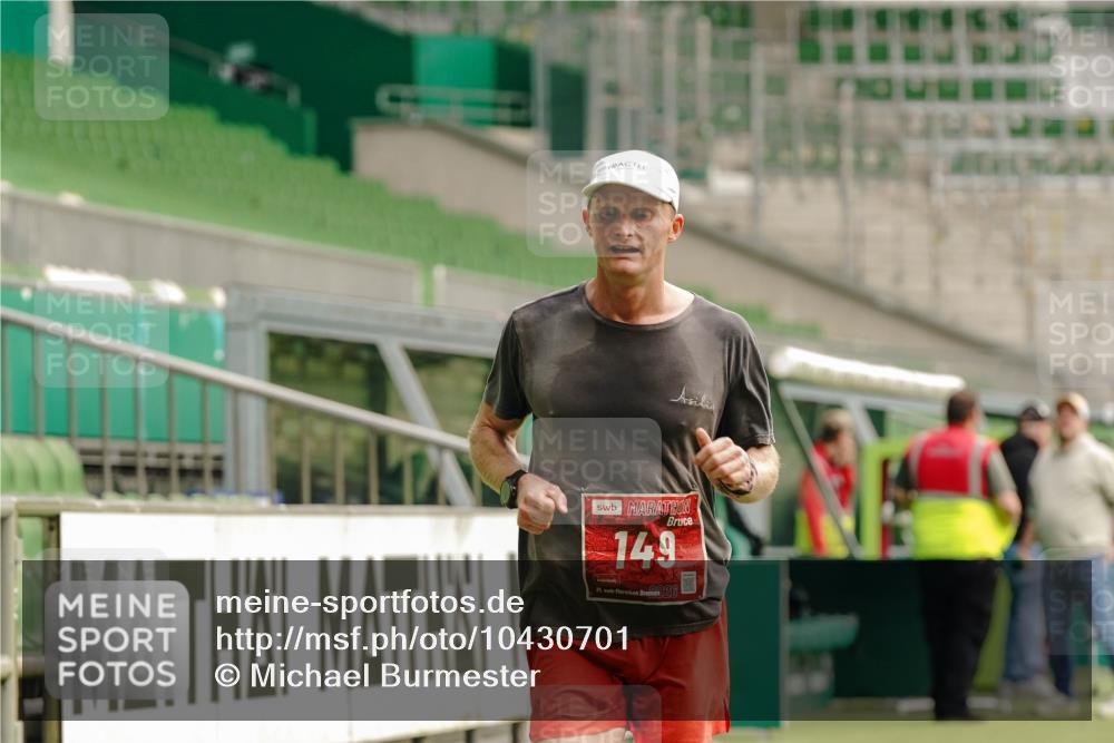 13.09.2026 - 21. swb-Marathon Bremen Michael Burmester http://msf.ph/oto/10430701 13.09.2026 12:23:52 Laufen im Stadion 129, 149, 236, 289, 798, 1483, 1490, 1567, 634, 1957 meine-sportfotos.de
