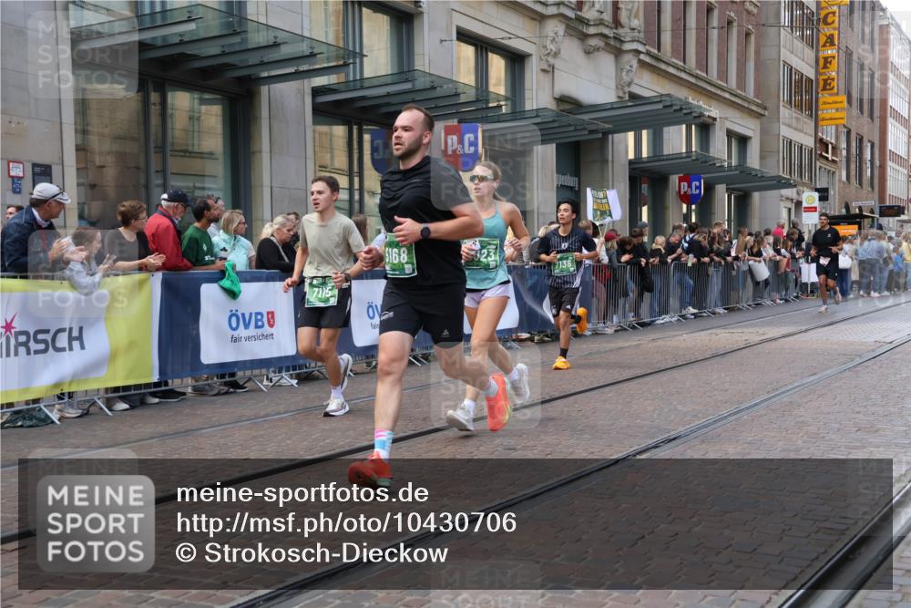 13.09.2026 - 21. swb-Marathon Bremen Strokosch-Dieckow http://msf.ph/oto/10430706 13.09.2026 13:10:36 Ziel 335, 384, 697, 1385, 1498, 2021, 2347, 2759, 4023, 4475, 4571, 5066, 5079, 5155, 5168, 5314, 5387, 6471, 6657, 7115, 7136, 8183, 9410, 9622, 9659, 13248, 604, 640, 1181, 1277, 1554, 2605, 3959, 4727, 5066, 5152, 5532, 5620, 5648, 6267, 7881, 8033, 8064, 8709 meine-sportfotos.de