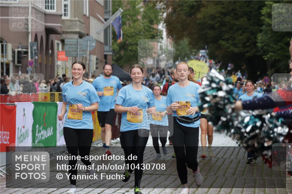 13.09.2026 - Kiel Lauf Yannick Fuchs http://msf.ph/oto/10430708 13.09.2026 11:13:48 Ziel 4575, 8831, 9552, 9553, 10660, 328, 2290, 2607, 4299, 6237, 8492, 9787, 9860, 10432, 11210, 11666, 12234, 489, 9873, 2696, 3882, 5472 meine-sportfotos.de