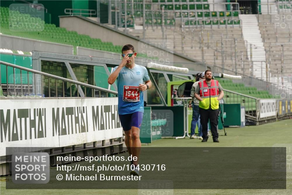 13.09.2026 - 21. swb-Marathon Bremen Michael Burmester http://msf.ph/oto/10430716 13.09.2026 12:24:25 Laufen im Stadion 149, 289, 798, 814, 1313, 1483, 1490, 1544, 1567, 634, 642, 1957 meine-sportfotos.de