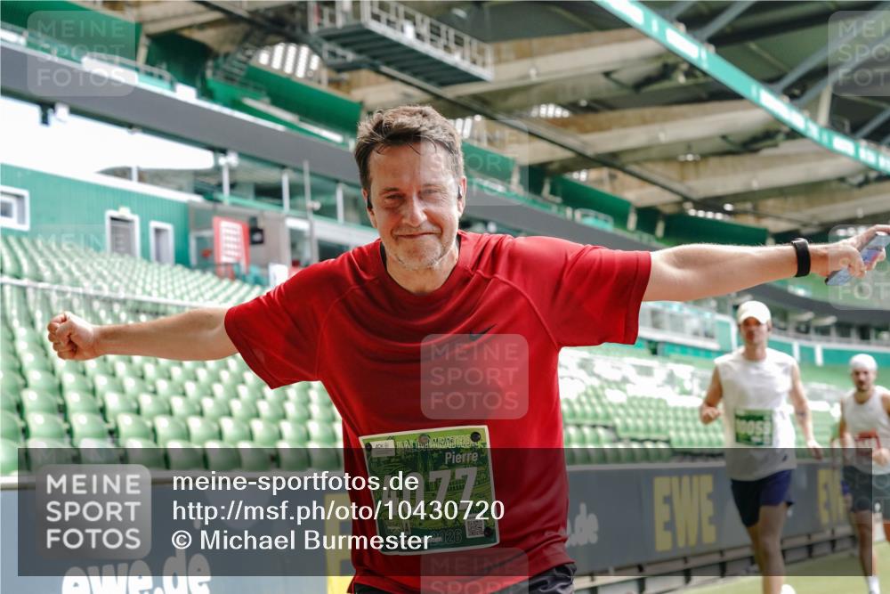 13.09.2026 - 21. swb-Marathon Bremen Michael Burmester http://msf.ph/oto/10430720 13.09.2026 13:03:55 Laufen im Stadion 209, 210, 488, 534, 565, 596, 725, 762, 881, 940, 1014, 1343, 1373, 1456, 1458, 1460, 1479, 1611, 1649, 1653, 1771, 2223, 2276, 2364, 2369, 2421, 2430, 2434, 2452, 2513, 2625, 2779, 2851, 2872, 2891, 2900, 2910, 2934, 2957, 2977, 3028, 3114, 3135, 3217, 3258, 3360, 3402, 3419, 3425, 3454, 3460, 3496, 3510, 3521, 3576, 3579, 3585, 3597, 3618, 3796, 3846, 3859, 3893, 3909, 3938, 3970, 3983, 4077, 4133, 4558, 242 meine-sportfotos.de