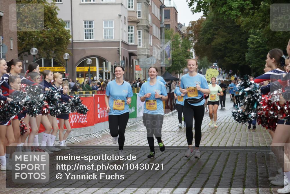 13.09.2026 - Kiel Lauf Yannick Fuchs http://msf.ph/oto/10430721 13.09.2026 11:13:50 Ziel 4575, 8831, 9552, 9553, 10660, 328, 2290, 2607, 4299, 6237, 8492, 9787, 9860, 10432, 11210, 11666, 12234, 397, 489, 9272, 9873, 2696, 5472 meine-sportfotos.de