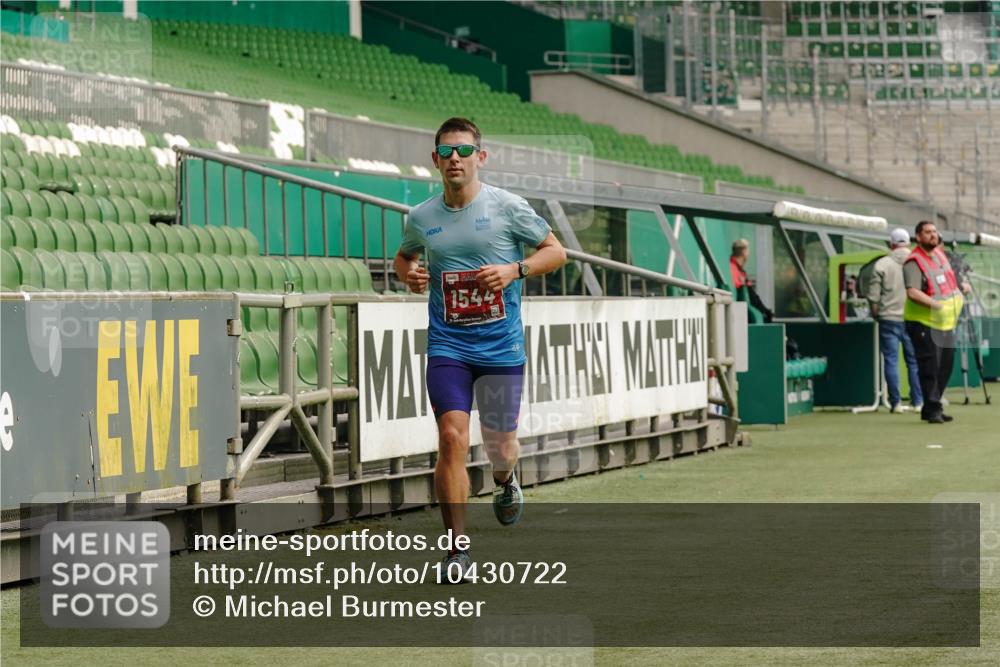 13.09.2026 - 21. swb-Marathon Bremen Michael Burmester http://msf.ph/oto/10430722 13.09.2026 12:24:27 Laufen im Stadion 149, 289, 798, 814, 1313, 1483, 1490, 1544, 1567, 634, 642, 1957 meine-sportfotos.de