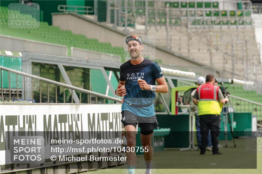 13.09.2026 - 21. swb-Marathon Bremen Michael Burmester http://msf.ph/oto/10430755 13.09.2026 12:24:43 Laufen im Stadion 149, 289, 798, 814, 1313, 1483, 1490, 1544, 1567, 634, 642, 1957 meine-sportfotos.de