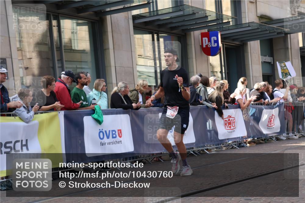 13.09.2026 - 21. swb-Marathon Bremen Strokosch-Dieckow http://msf.ph/oto/10430760 13.09.2026 13:10:41 Ziel 335, 384, 697, 1385, 2021, 2759, 3448, 3484, 3647, 4023, 4429, 4475, 4571, 5079, 5155, 5168, 5314, 5387, 6471, 6657, 7115, 7136, 8183, 9410, 9622, 9659, 13248, 604, 640, 1181, 1277, 1498, 1554, 2347, 2605, 3959, 4727, 5066, 5152, 5532, 5620, 5648, 6267, 7881, 8033, 8709 meine-sportfotos.de