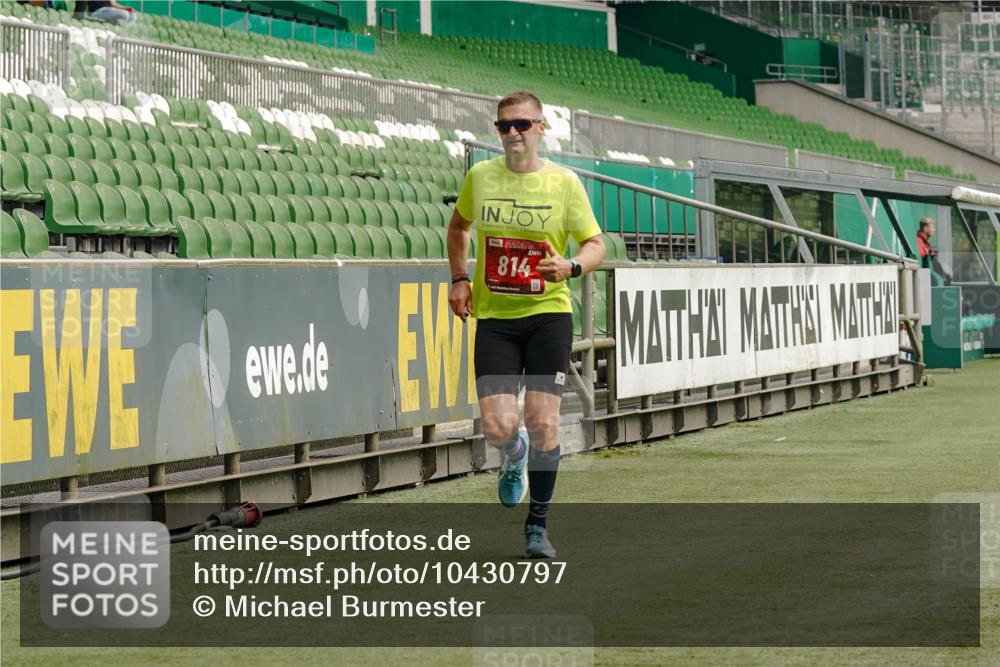 13.09.2026 - 21. swb-Marathon Bremen Michael Burmester http://msf.ph/oto/10430797 13.09.2026 12:24:54 Laufen im Stadion 149, 289, 798, 814, 968, 1313, 1483, 1490, 1544, 1567, 634, 642, 1957 meine-sportfotos.de