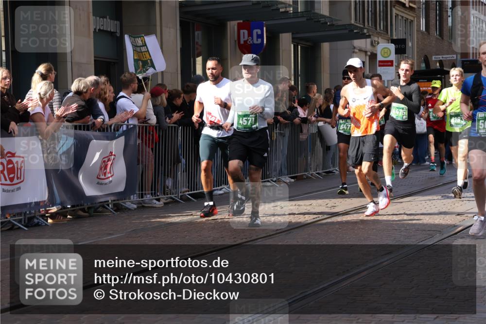 13.09.2026 - 21. swb-Marathon Bremen Strokosch-Dieckow http://msf.ph/oto/10430801 13.09.2026 13:10:43 Ziel 335, 384, 697, 1385, 2021, 2759, 3440, 3448, 3484, 3647, 4023, 4429, 4475, 4571, 5079, 5155, 5168, 5314, 5387, 6471, 6657, 7115, 7136, 8183, 9410, 9622, 9659, 9762, 604, 640, 1181, 1277, 1385, 1498, 1554, 2347, 2605, 4727, 5066, 5152, 5155, 5387, 5620, 5648, 6267, 7881, 8033, 9659, 13248 meine-sportfotos.de