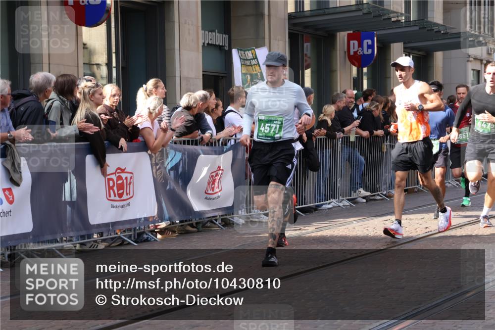 13.09.2026 - 21. swb-Marathon Bremen Strokosch-Dieckow http://msf.ph/oto/10430810 13.09.2026 13:10:44 Ziel 335, 384, 697, 2021, 2759, 3440, 3448, 3484, 3647, 4023, 4429, 4475, 4571, 5079, 5168, 5314, 6471, 6657, 7115, 7136, 8183, 8474, 9410, 9622, 9762, 640, 1181, 1277, 1385, 1498, 1554, 2347, 2605, 4727, 5066, 5152, 5155, 5387, 5620, 5648, 6267, 7881, 8033, 9659, 13248 meine-sportfotos.de