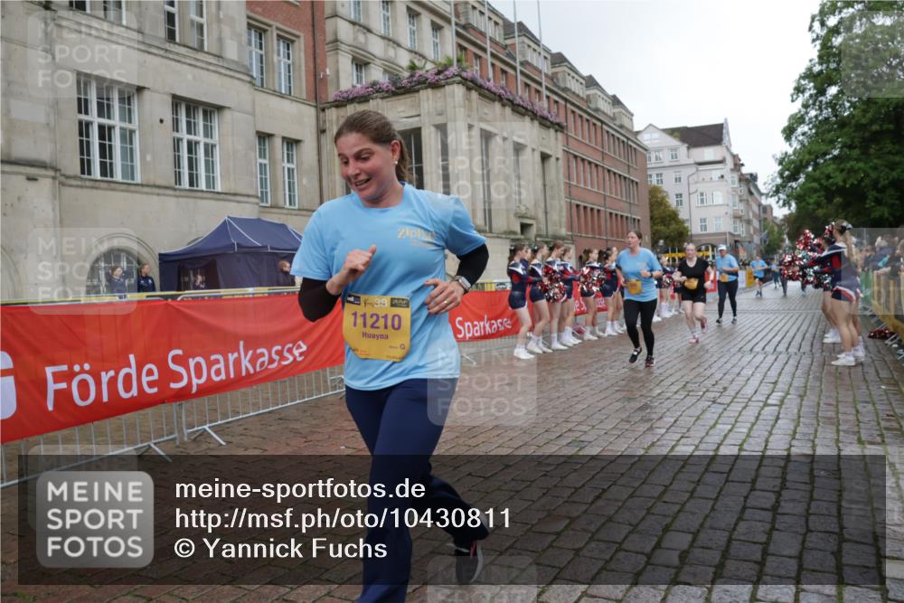 13.09.2026 - Kiel Lauf Yannick Fuchs http://msf.ph/oto/10430811 13.09.2026 11:14:04 Ziel 489, 9873, 328, 2607, 4575, 8492, 8831, 9552, 9553, 9787, 9860, 10660, 11210, 397, 3278, 5478, 9272, 328, 2290, 2607, 4299, 6237, 9860, 10432, 11210, 11666, 12234 meine-sportfotos.de
