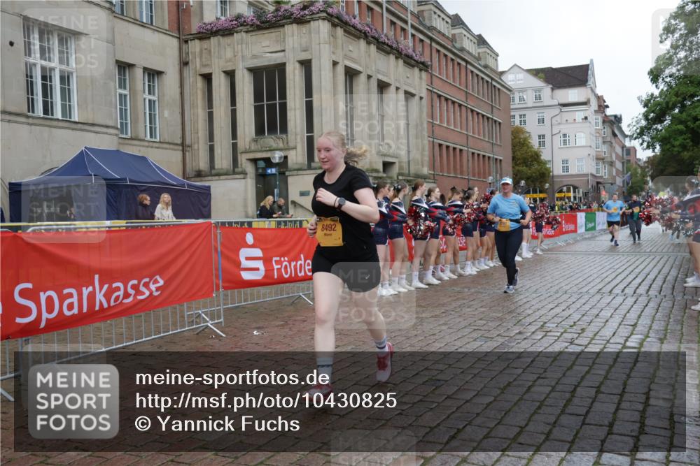 13.09.2026 - Kiel Lauf Yannick Fuchs http://msf.ph/oto/10430825 13.09.2026 11:14:07 Ziel 397, 489, 9272, 9873, 328, 4575, 8492, 8831, 9552, 9553, 9787, 10660, 1338, 3278, 5478, 328, 2290, 2607, 4299, 8492, 9860, 11210, 12234 meine-sportfotos.de