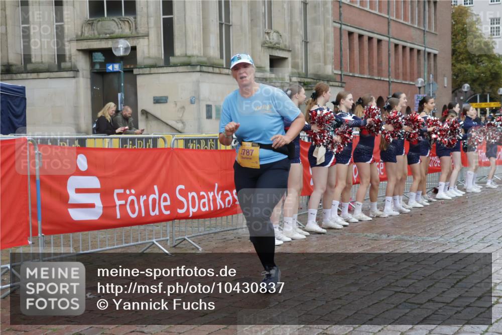 13.09.2026 - Kiel Lauf Yannick Fuchs http://msf.ph/oto/10430837 13.09.2026 11:14:09 Ziel 397, 489, 9272, 9873, 4575, 8831, 9552, 9553, 9787, 10660, 283, 1338, 1339, 3278, 5478, 7998, 328, 2290, 2607, 4299, 8492, 9787, 9860, 11210, 12234 meine-sportfotos.de
