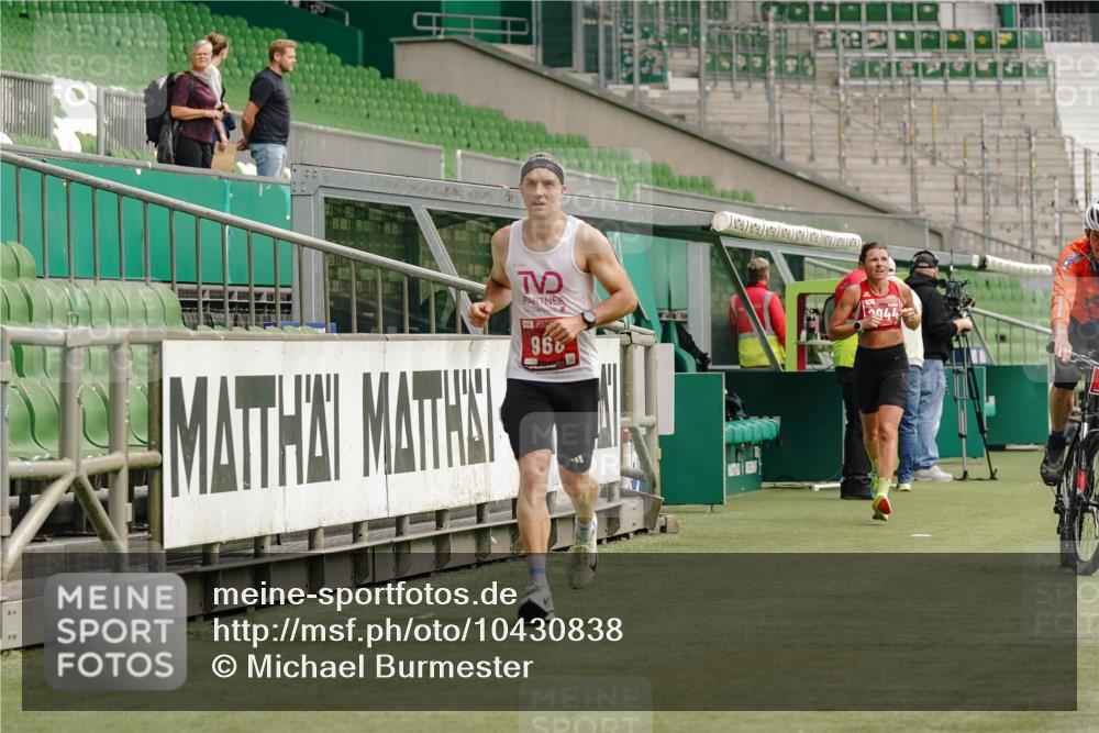 13.09.2026 - 21. swb-Marathon Bremen Michael Burmester http://msf.ph/oto/10430838 13.09.2026 12:25:23 Laufen im Stadion 149, 289, 447, 814, 968, 1187, 1313, 1544, 1840, 2044, 2143, 236, 642, 1957 meine-sportfotos.de