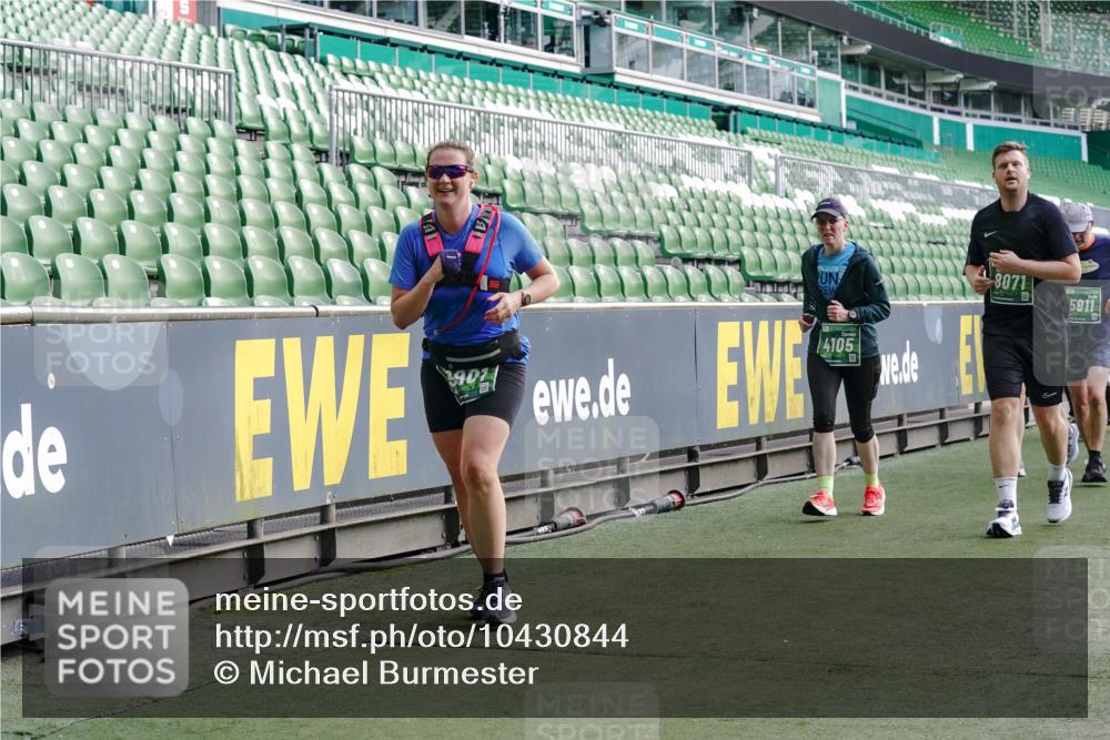 13.09.2026 - 21. swb-Marathon Bremen Michael Burmester http://msf.ph/oto/10430844 13.09.2026 13:28:21 Laufen im Stadion 111, 186, 220, 357, 364, 422, 478, 597, 685, 726, 729, 829, 888, 925, 986, 1079, 1220, 1298, 1325, 1384, 1412, 1496, 1608, 1700, 1741, 1769, 1777, 1958, 1961, 1984, 2236, 2326, 2365, 2388, 2404, 2472, 2502, 2507, 2574, 2593, 2725, 2743, 2748, 2862, 2868, 2875, 2876, 2923, 2924, 2991, 3020, 3045, 3050, 3061, 3073, 3154, 3184, 3219, 3238, 3321, 3540, 3589, 3592, 3594, 3595, 3678, 3694, 3755, 3756, 3798, 3826, 3853, 3885, 3907, 3953, 3978, 3987, 4108, 4238, 4457, 4660 meine-sportfotos.de